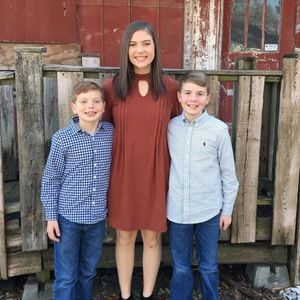 Meet your Posher, Leah