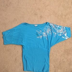 Cache off- shoulder sweater