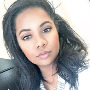 Meet your Posher, Lavonae