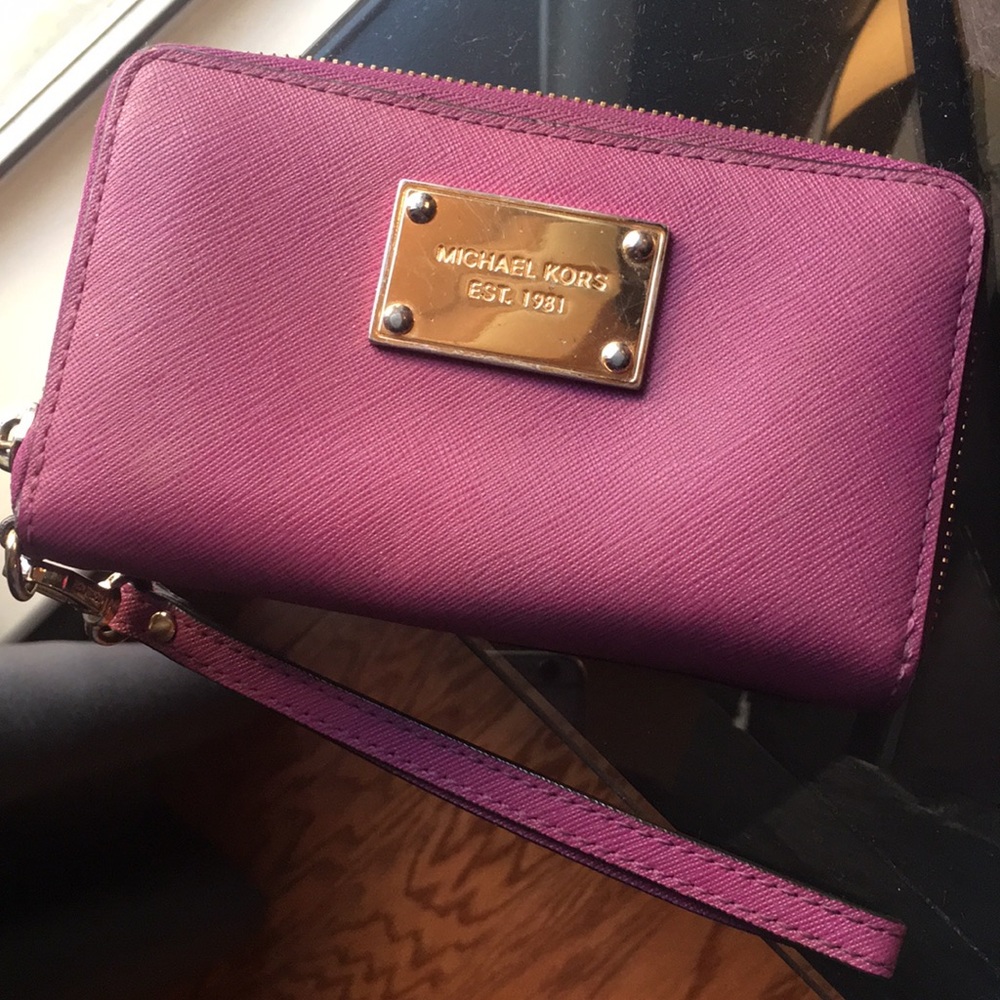 Michael Kors Wristlet