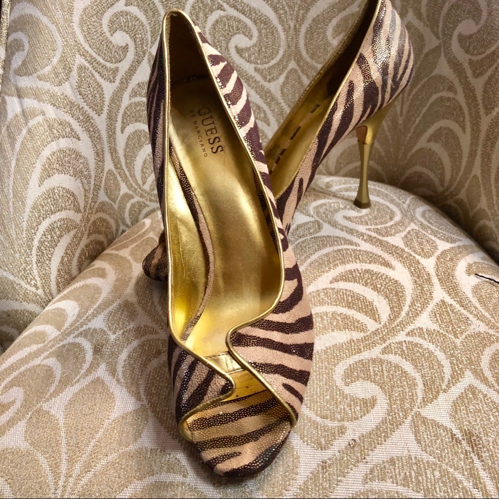 GUESS BY MARCIANO LEOPARD HEELS
