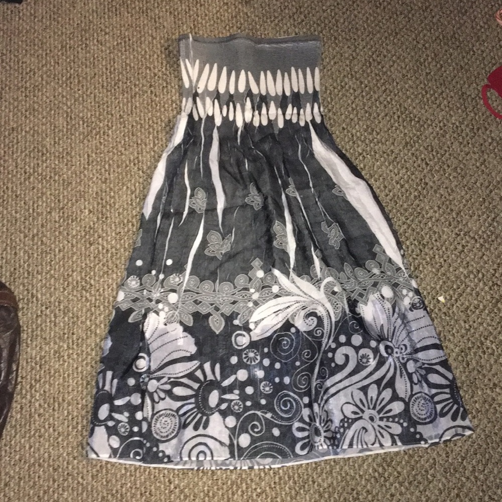 Strapless black and white dress