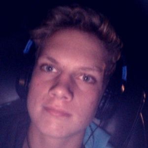 Meet your Posher, Cameron