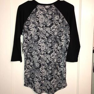 NWT LulaRoe XS Randy raglan black and white top
