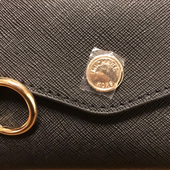 Brand new Michael Kors Wallet, never used! - Picture 2 of 3