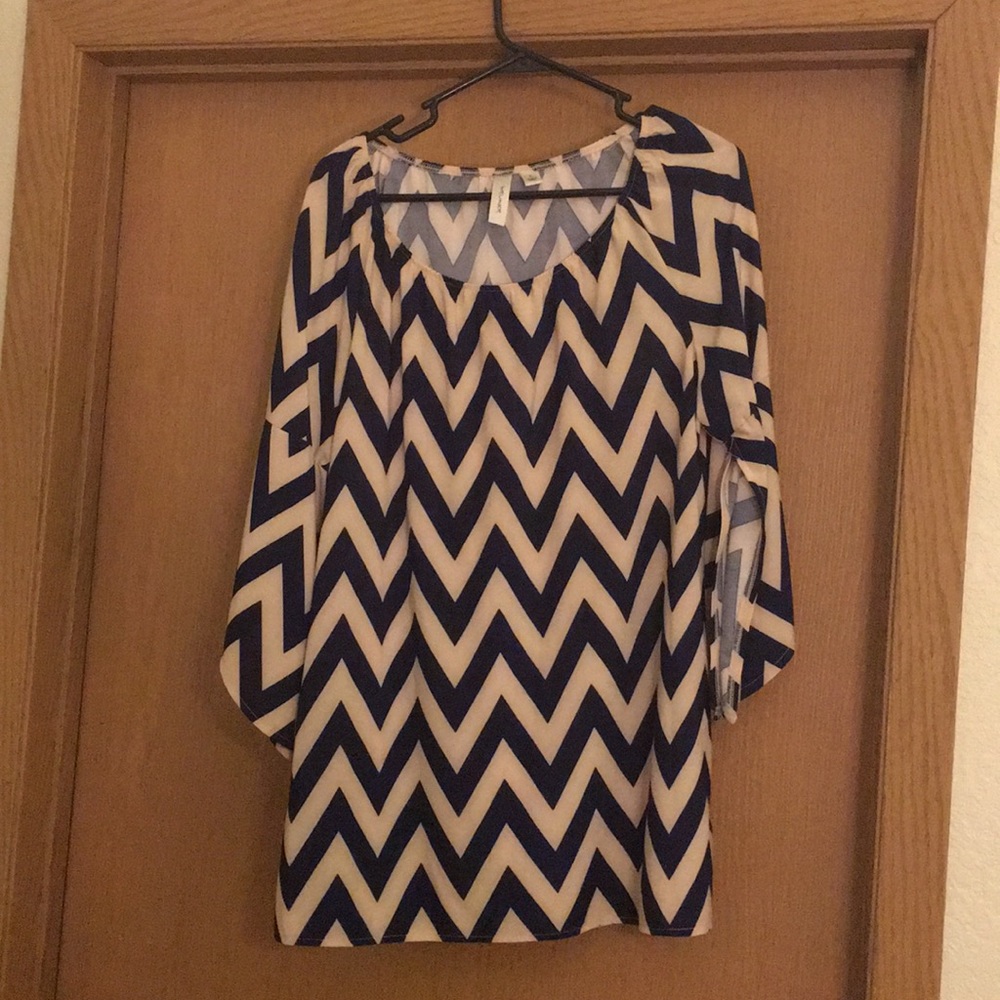 Chevron Top with Open Sleeves
