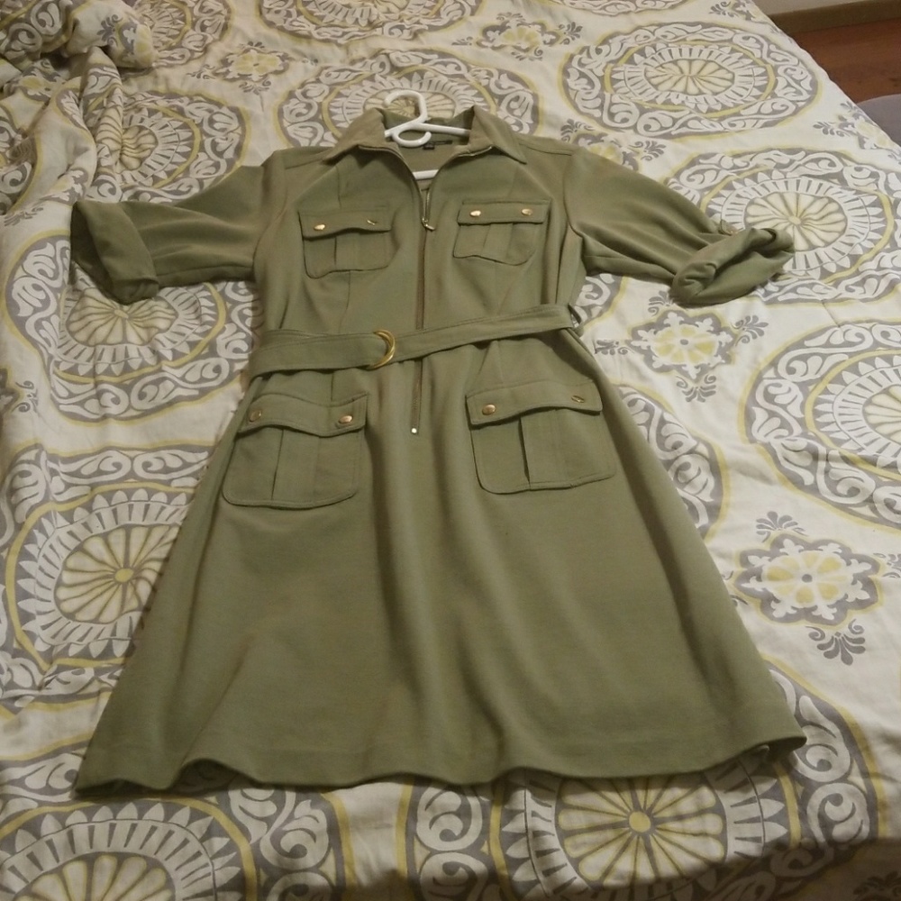 Zac & Rachel olive green dress😍