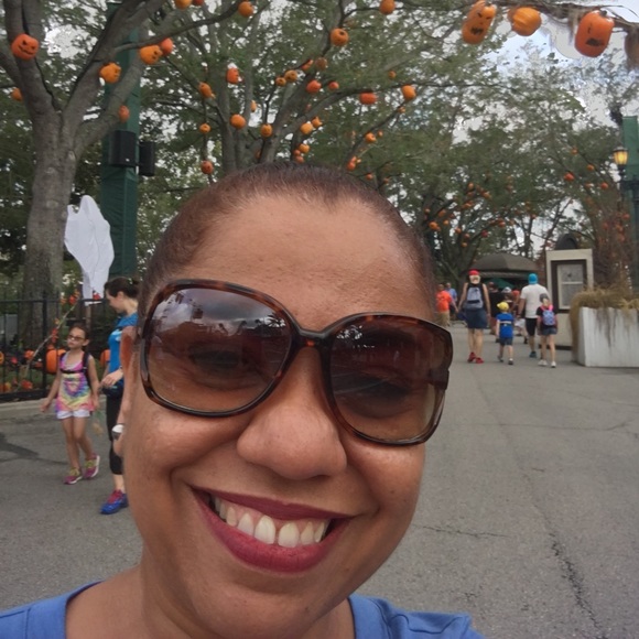 Meet your Posher, Dianolis - Picture 1 of 1