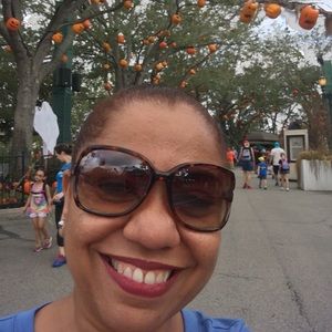 Meet your Posher, Dianolis