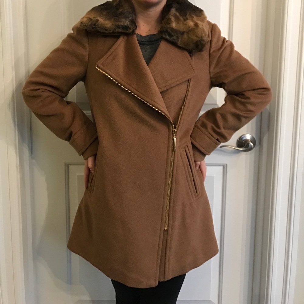 Ellen Tracy tan pea coat size 2. Worn once