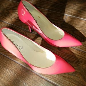 GUESS POINTED HEELS