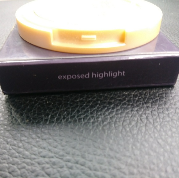 Tarte Cosmetics Amazonian Clay 12Hr Highlighter - Picture 2 of 2