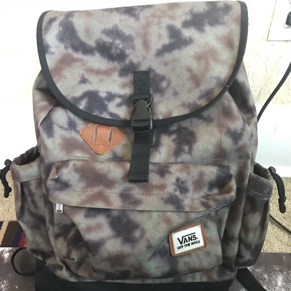 Vans off the wall camp backpack