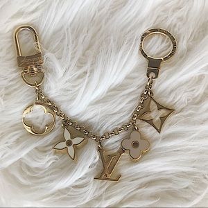 Louis Vuitton Key Chain 🌸