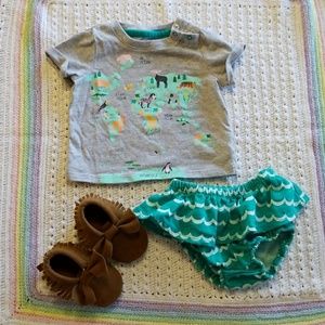 Shirt, bloomers and moccs!