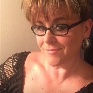 Meet your Posher, Kara