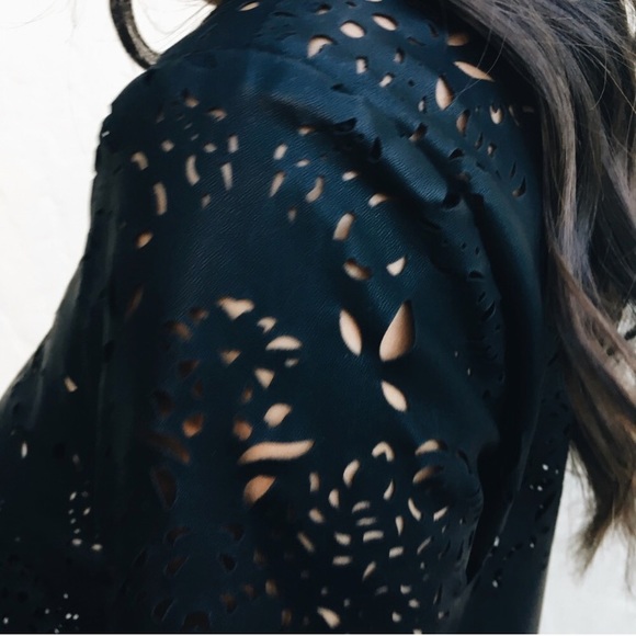 HP pm_editor share Topshop cut-out top. - Picture 3 of 6