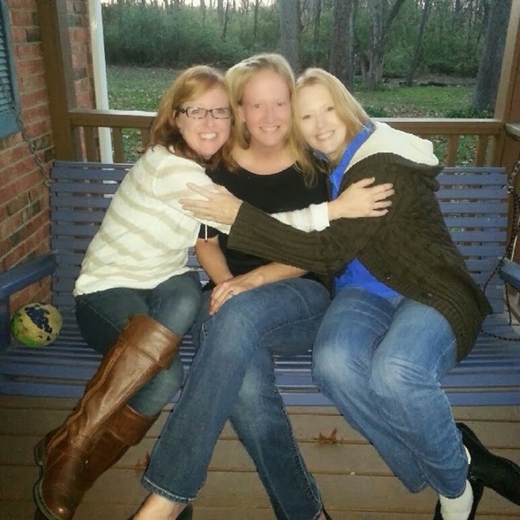 Meet your Posher, Jennifer - Picture 1 of 1