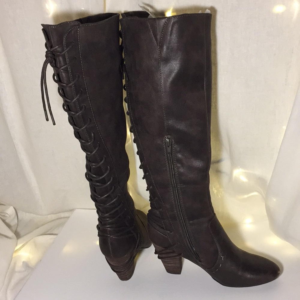 Worn once. 7 1/2 Report boots.