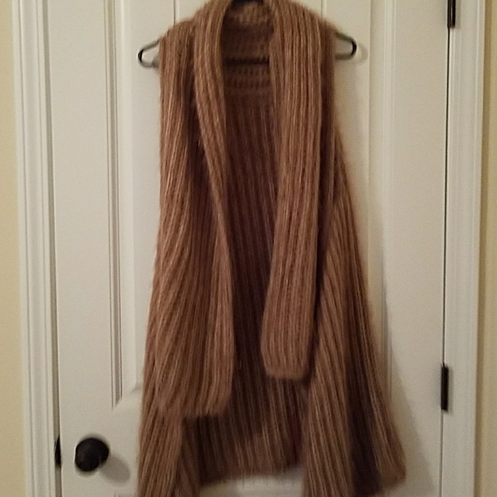 Sleeveless oversized sweater