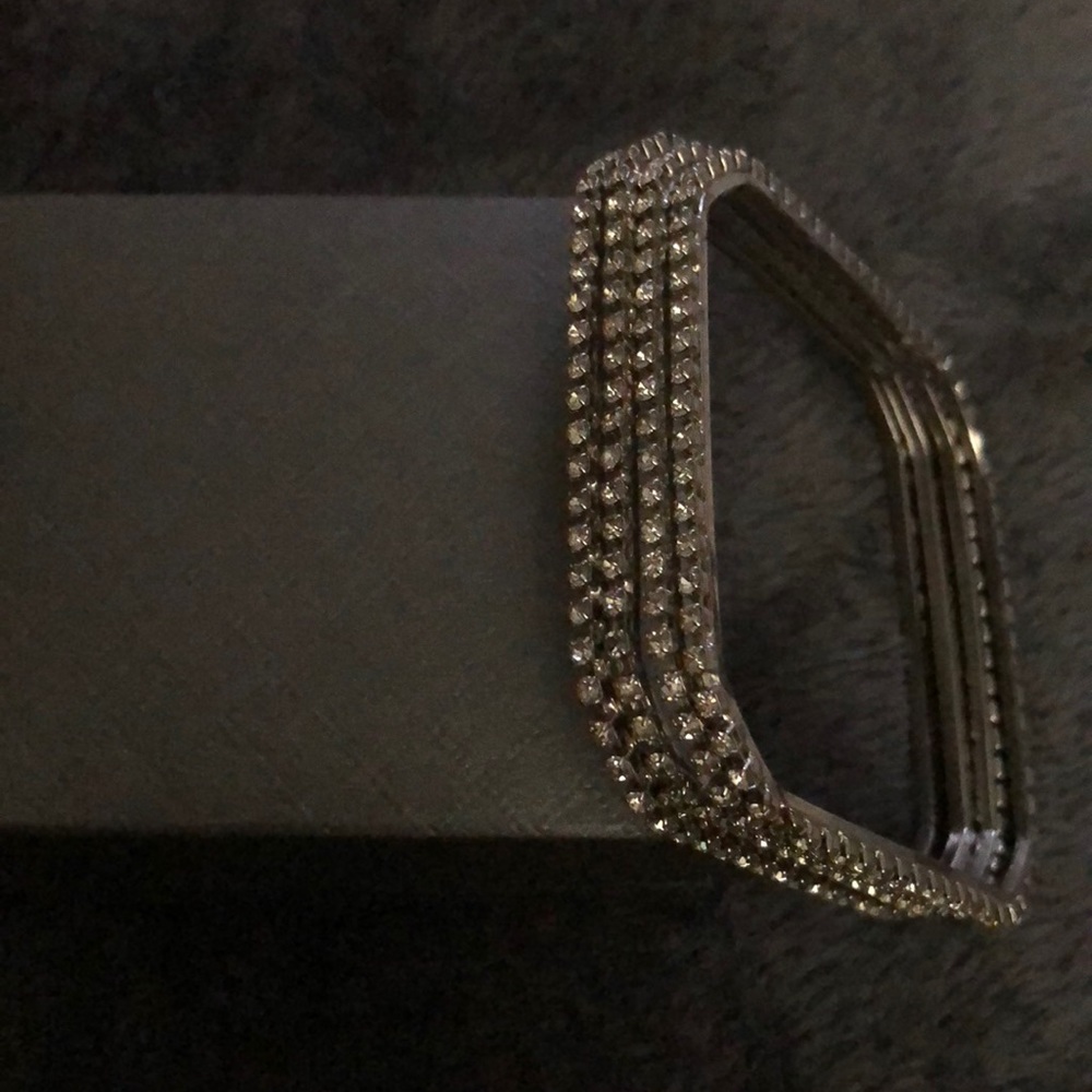 Bangle bracelet