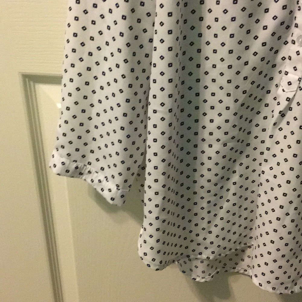 Forever 21 Pattern blouse - Picture 4 of 4