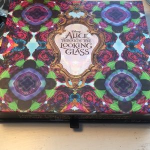 Urban Decay Alice in Wonderland Palette