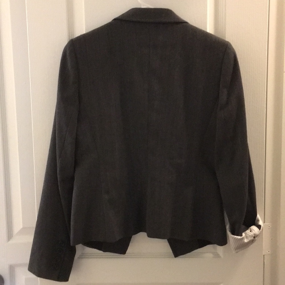 Blazer - Picture 5 of 5