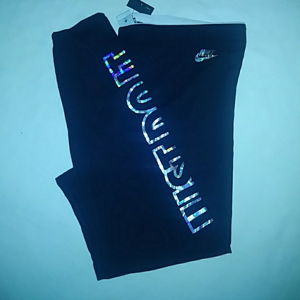 🆕🆕🆕2X NIKE silver holographic foil leggings💜