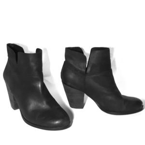 Size 7.5 Vince Camuto Heeled boots