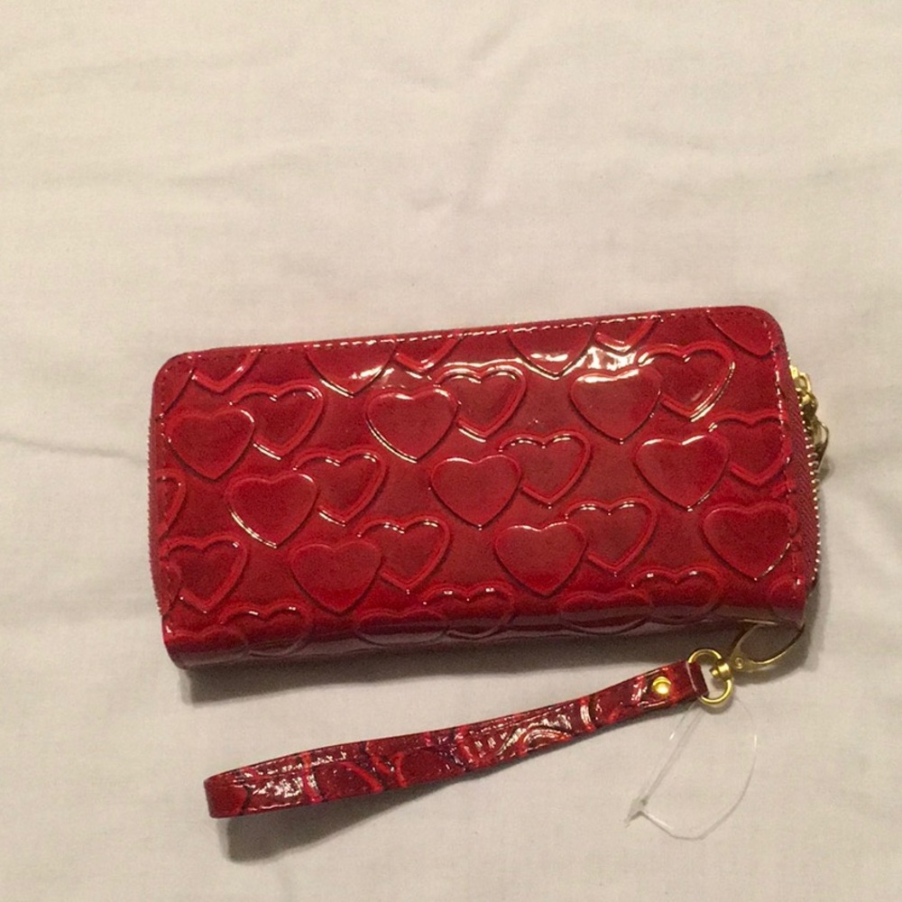 🌹Red heart imprinted wallet NWOT