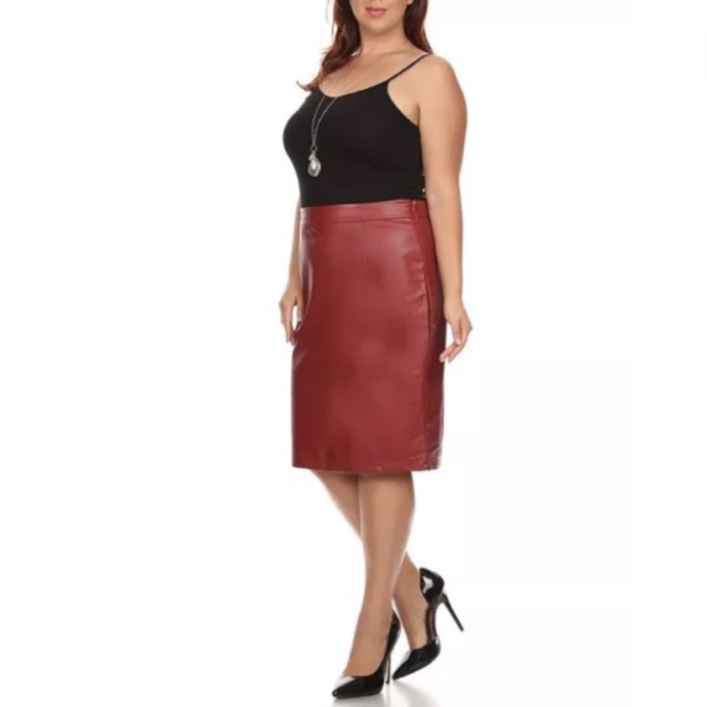 ❤️ Plus Red Faux Leather Fitted Pencil Skirt - Picture 3 of 5