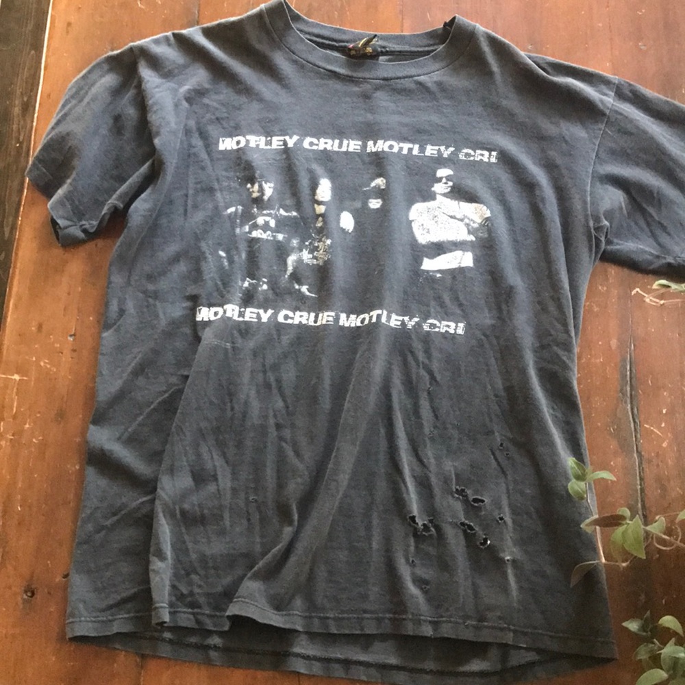 Vintage 90s Motley Crue distressed tee