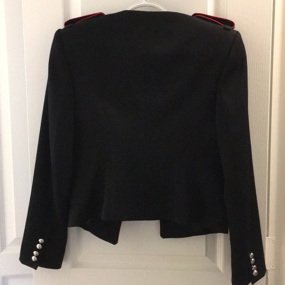 Blazer - Picture 4 of 4