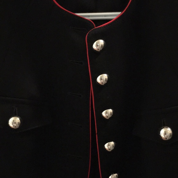 Blazer - Picture 3 of 4