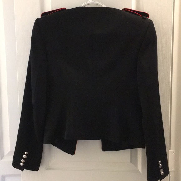 Blazer - Picture 4 of 4