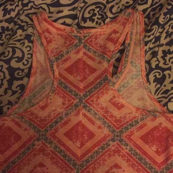 Patterned Tank Top - Picture 3 of 3