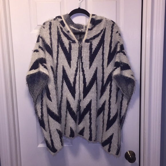 Elan Jackets & Blazers - Zip up fuzzy poncho with hood