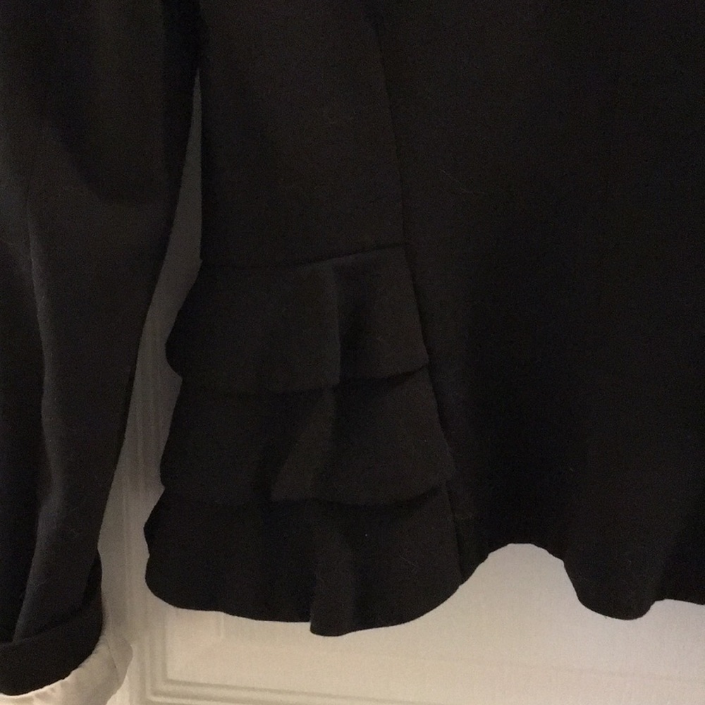 Blazer - Picture 6 of 6