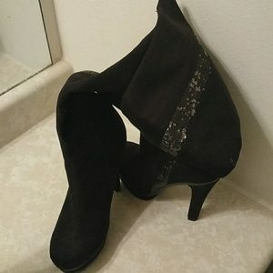 Women JLo Black Boot with Glitter Strip Sz 7.5M