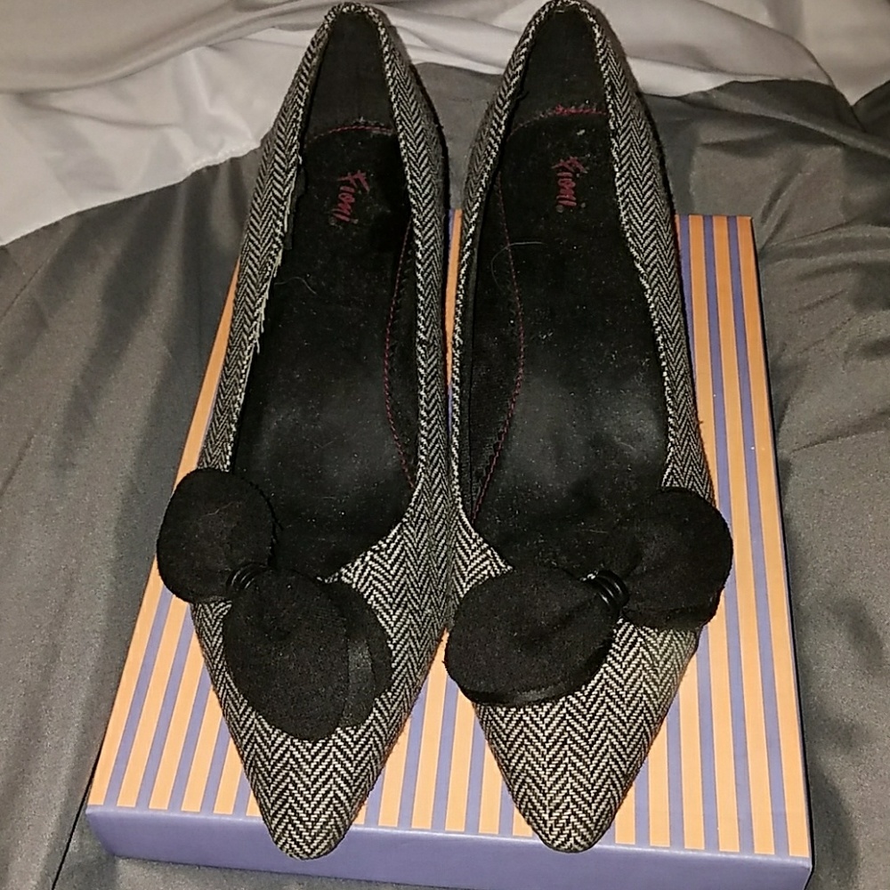 Kitten heels