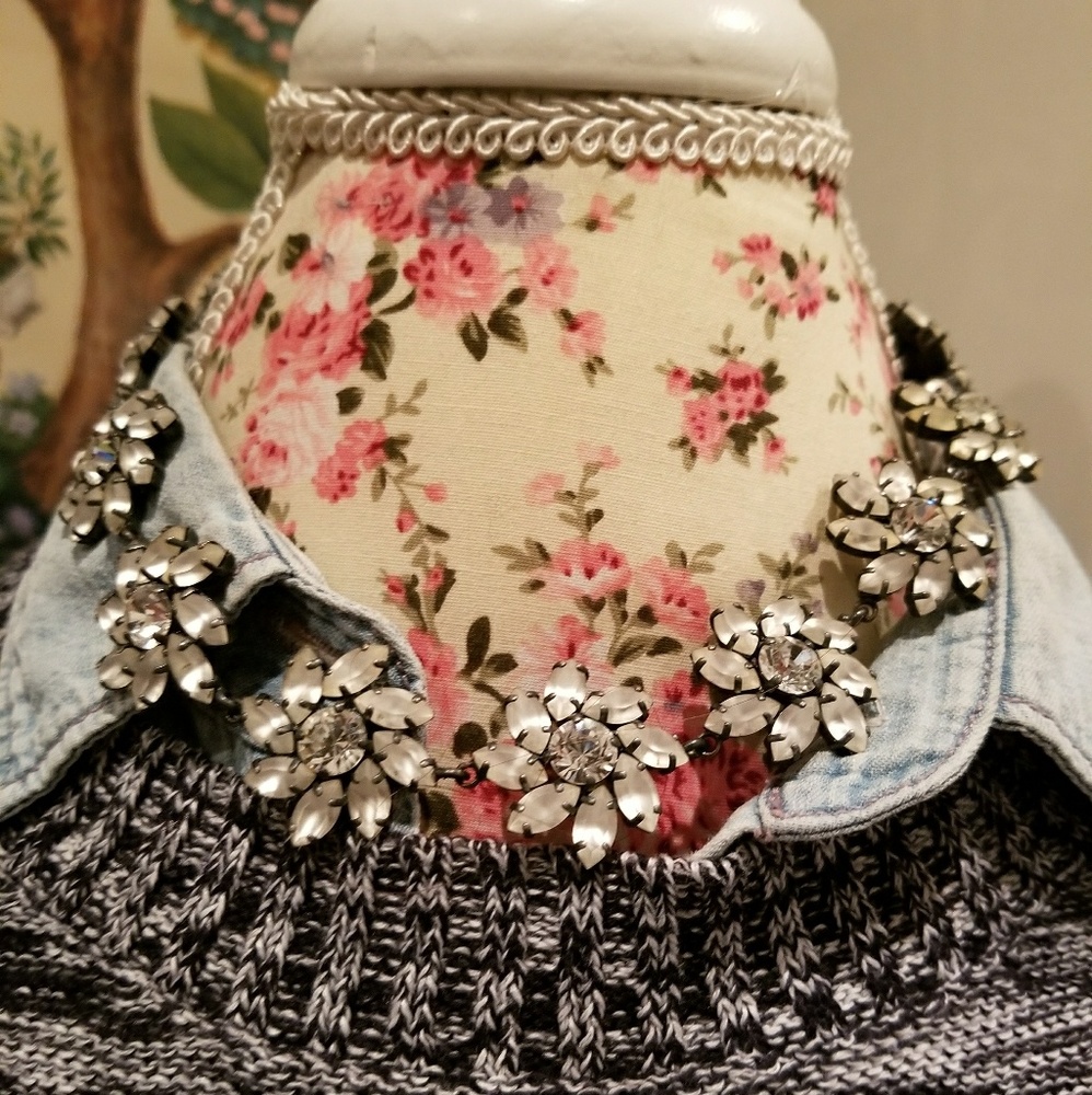 Silver and white flower necklace