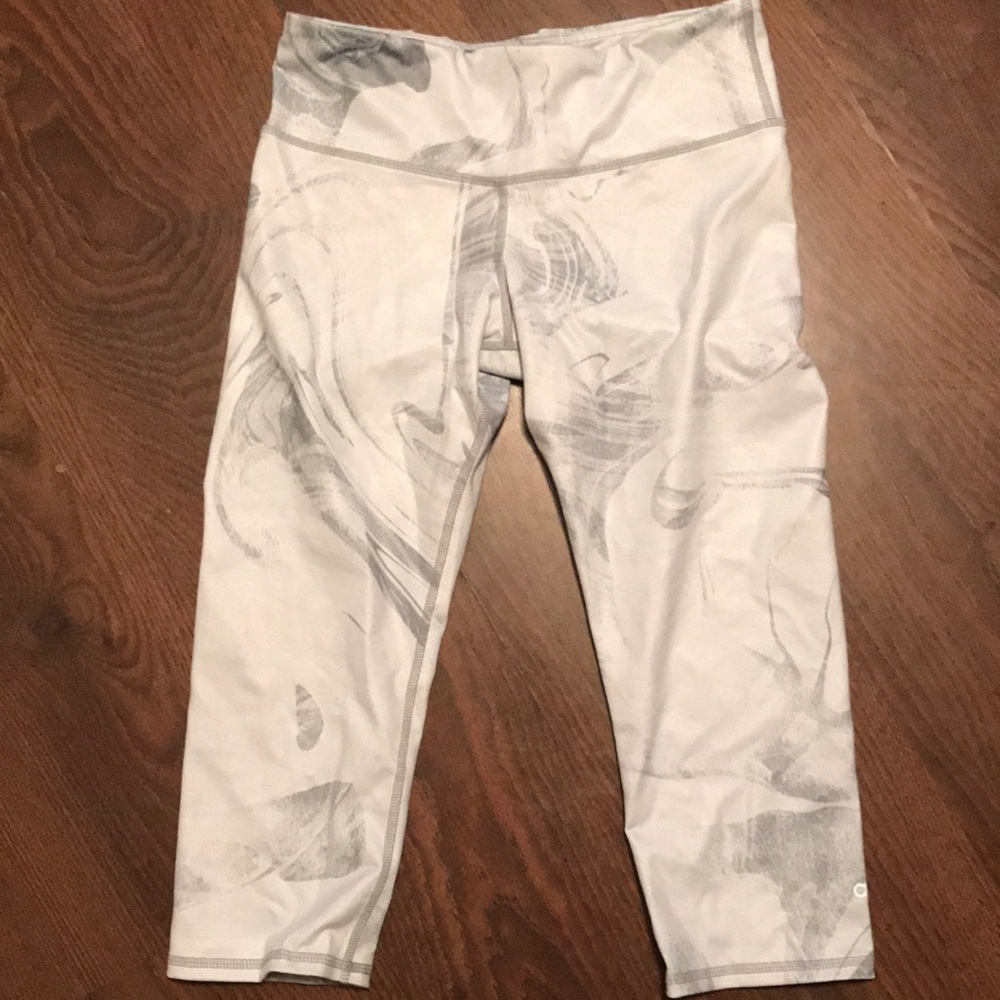 Alo yoga Capri workout pants