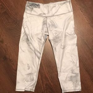 Alo yoga Capri workout pants