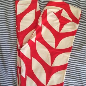 Red and cream lularoe leggings - OS
