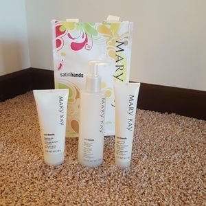 Mary Kay Satin Hands set