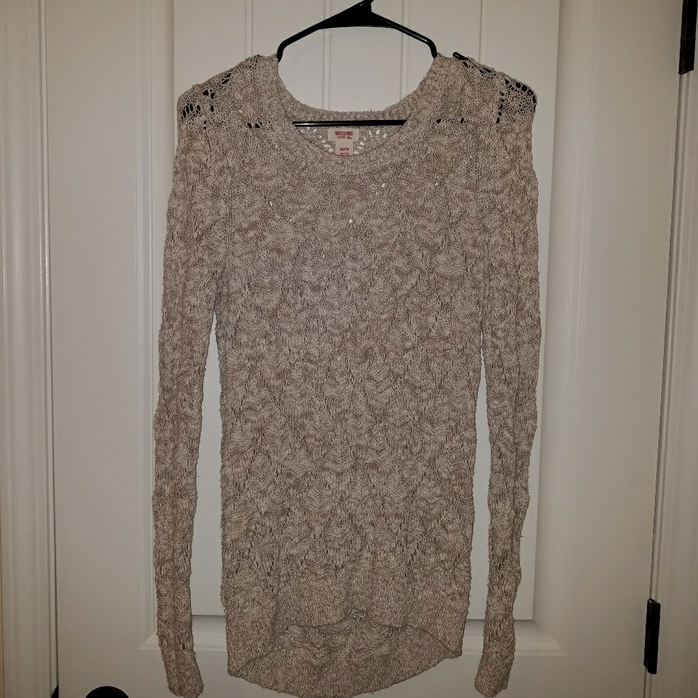 Mossimo oatmeal sweater slightly open weaved