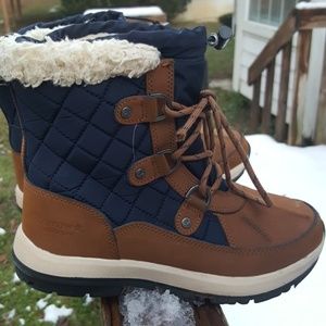 BEARPAW SNOW BOOTS
