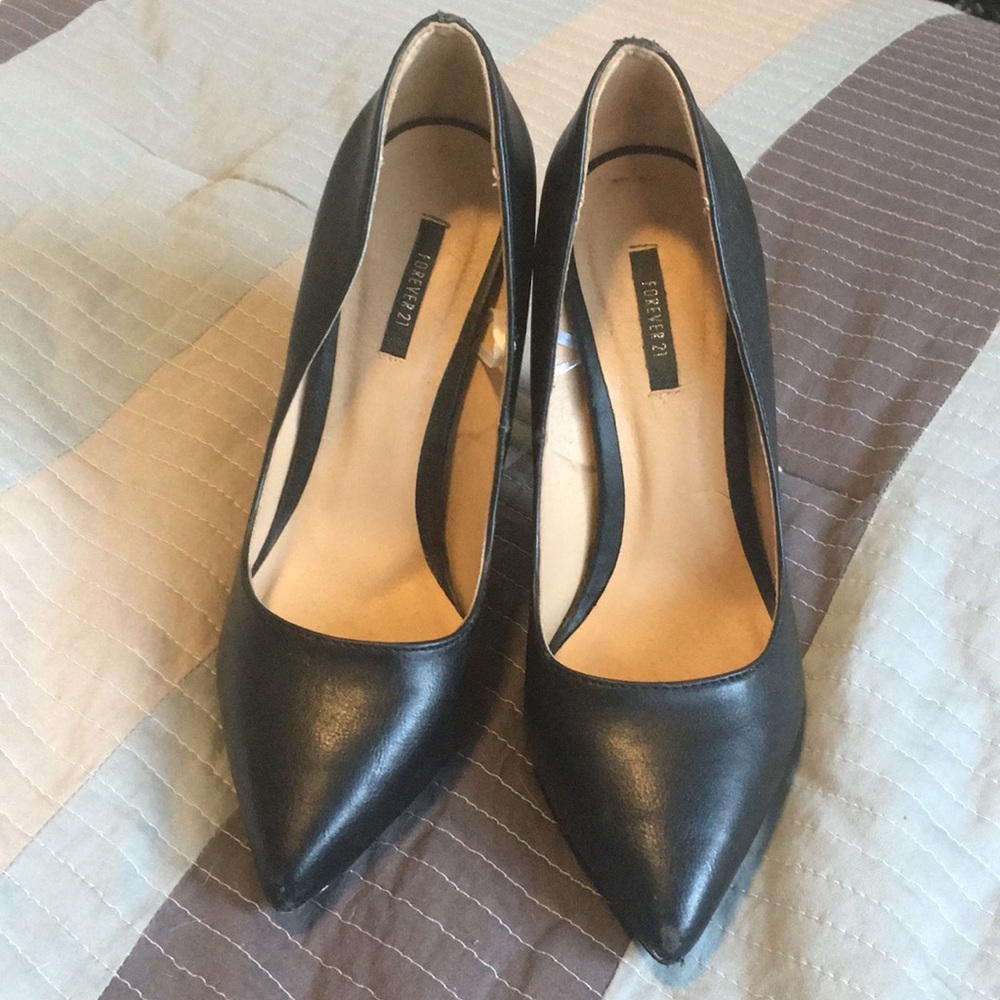 Closed toed heels