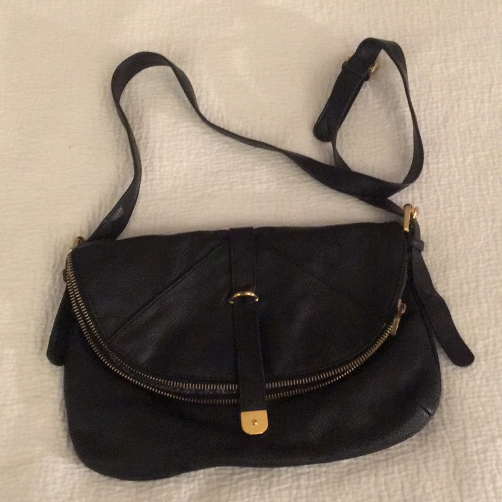 Black cross body/ shoulder bag.